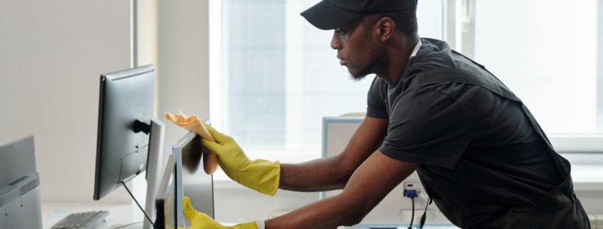 Office cleaning by professionals
